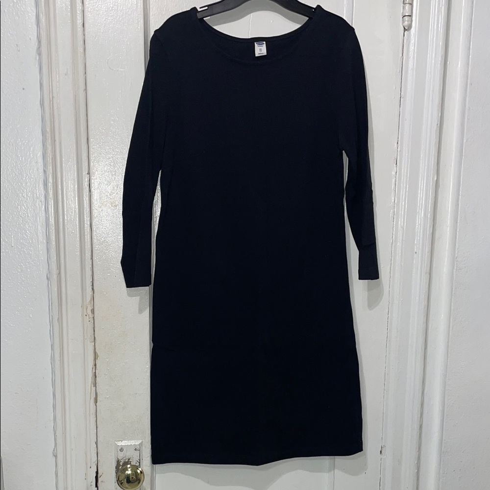Old Navy Black Long-Sleeve Crewneck Dress